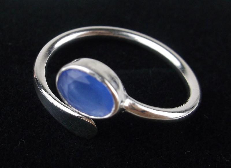 New Sterling Silver Blue Chalcedony Ring 7-9 Adjustable (1 of 1)