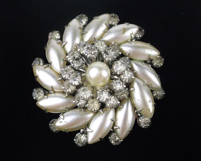 Gorgeous Antique 1950s Rhinestone Brooch Large (1 of 3)