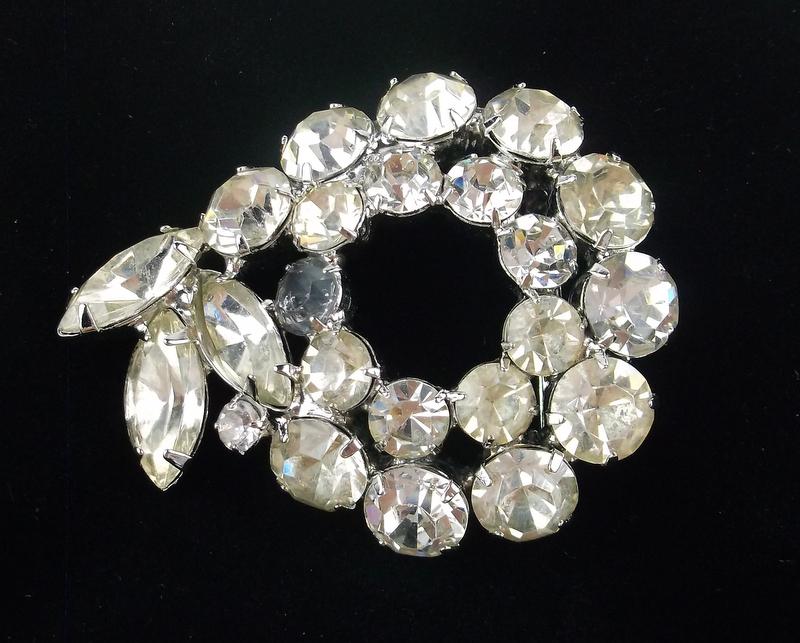 Stunning Antique 1950s Rhinestone Brooch (1 of 2)