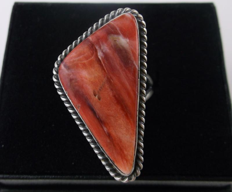 Large Navajo Eli Skeets Sterling Spiny Oyster Ring 8 (1 of 2)