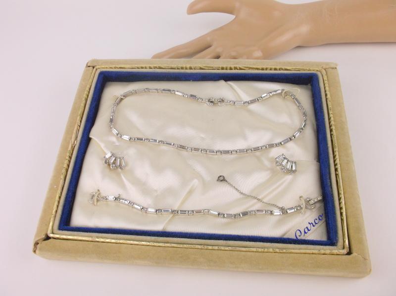 1940s New Parco Rhinestone Necklace Bracelet Earrings (1 of 7)