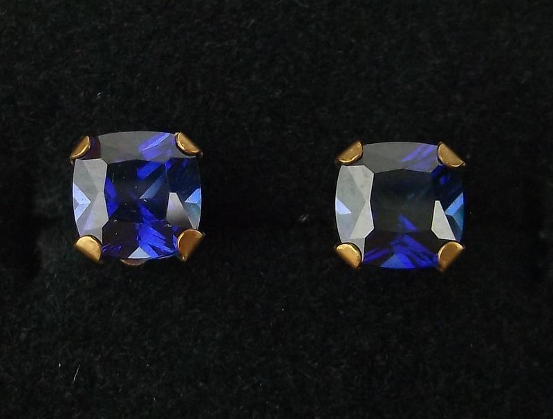 New 10kt Gold Sapphire Stud Earrings (1 of 2)