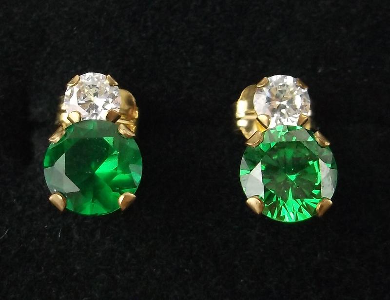 New 10kt Gold Emerald Stud Earrings (1 of 2)