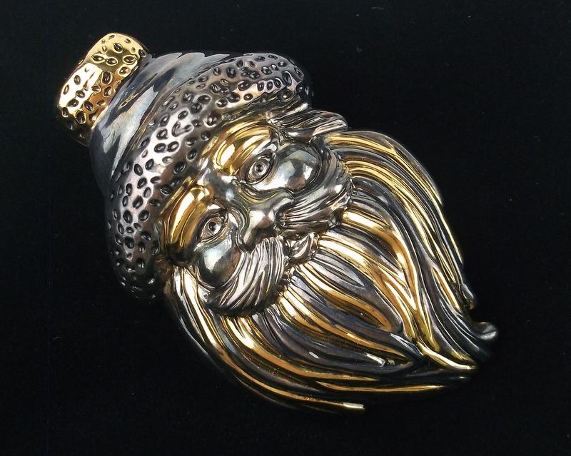 Gorgeous Large Santa Claus Christmas Brooch (1 of 2)