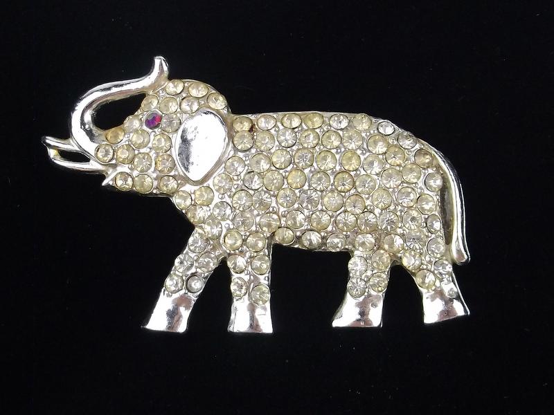 Stunning Antique 1950s Rhinestone Elephant Brooch (1 of 2)