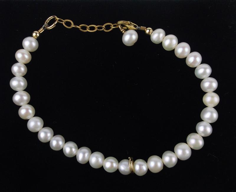 Stunning 14kt GF Pearl Bracelet 8" (1 of 2)