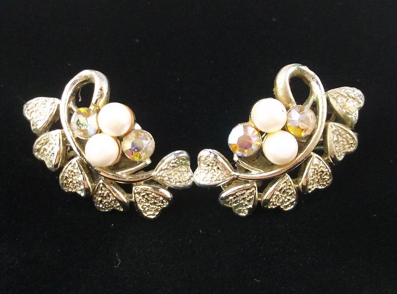 Gorgeous Vintage Coro Craft Rhinestone Earrings: beautiful condition