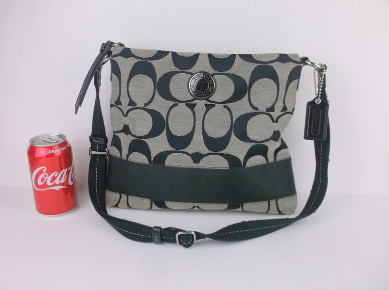 Stunning Coach Crossbody Handbag Purse: excellent condition