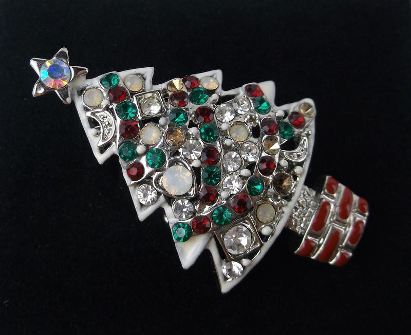 Gorgeous Enameled Rhinestone Christmas Tree Brooch (1 of 1)