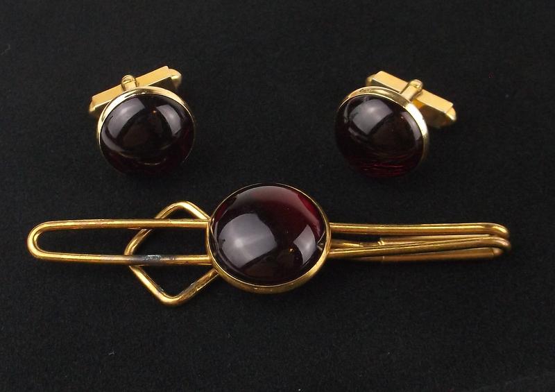 Gorgeous Antique 1960s Ruby Red Cufflinks Tie bar (1 of 3)