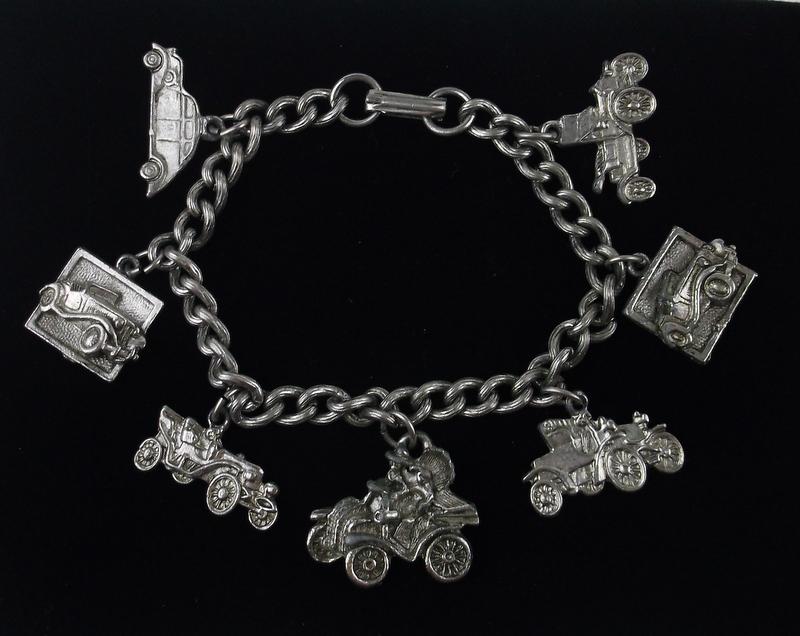 Stunning 1970s Classic Car Charm Bracelet 7": excellent condition