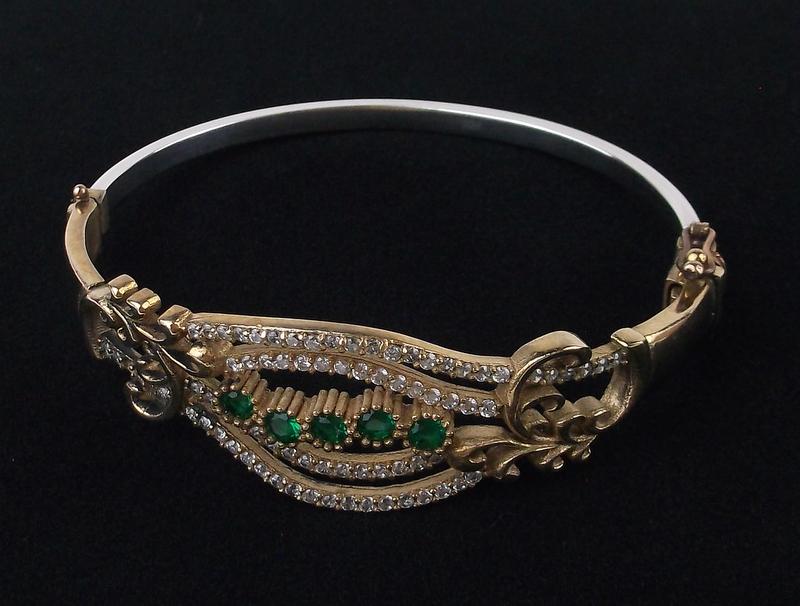 Stunning Sterling Silver Ornate Green Stone Bracelet (1 of 6)