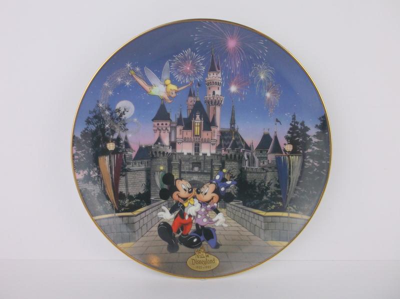 Vintage Disney Mickey Minnie Mouse Cinderella Plate: Mint Condition, In Like New Condition, Perfect