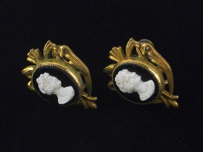Gorgeous Antique 1930s Cameo Earrings (1 of 3)