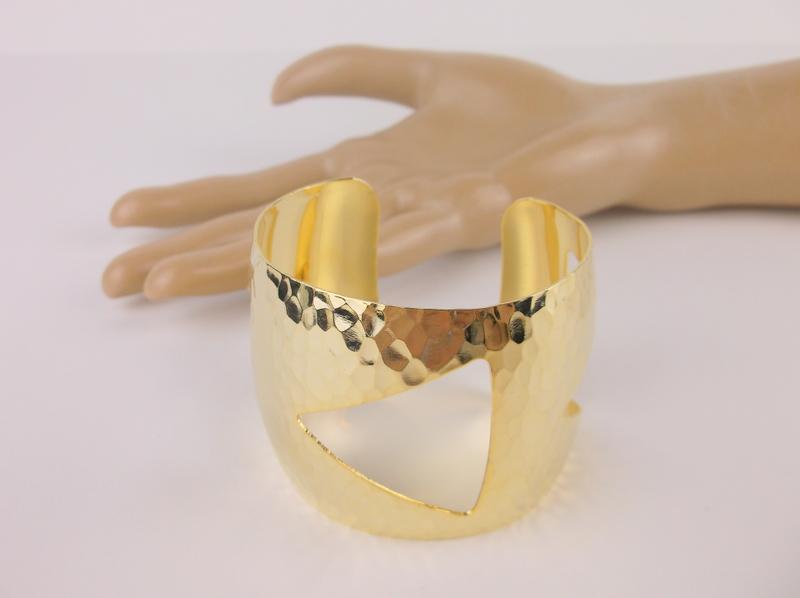 Mint AV Max NY Triangle Cuff Bracelet (1 of 5)