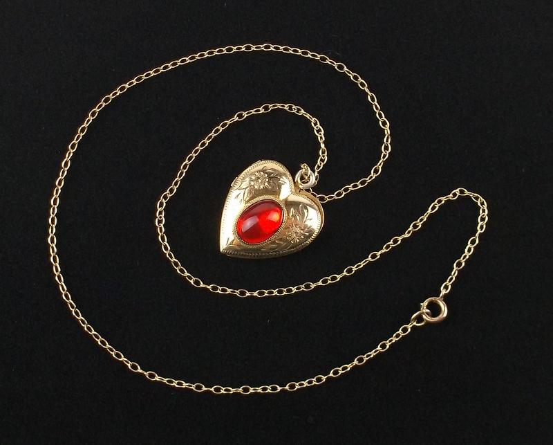 Stunning Antique 12kt GF Heart Locket Necklace 16": excellent condition