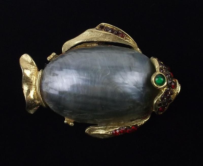 Stunning Vintage Corocraft Rhinestone Fish Brooch (1 of 4)