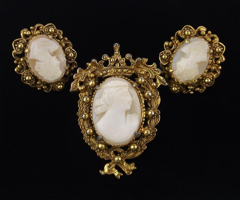 Mint 1950s Florenza Carved Shell Cameo Brooch Earrings: Mint Condition, In Like New Condition, Perfect
