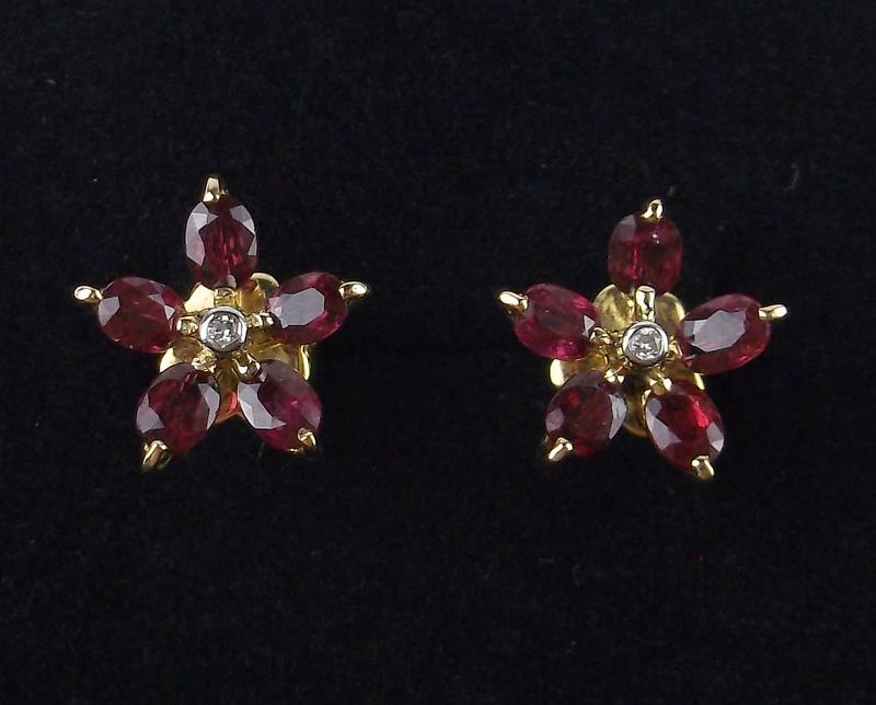 New 18kt Gold Diamond Ruby Stud Earrings (1 of 2)