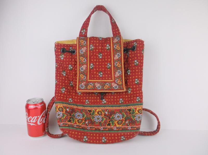 Gorgeous Vintage Vera Bradley Backpack Purse Retired (1 of 4)