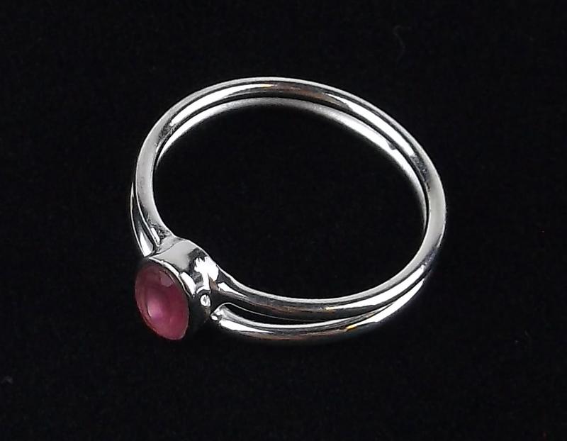 New Sterling Silver Red Stone Ring Size 7.5 (1 of 1)