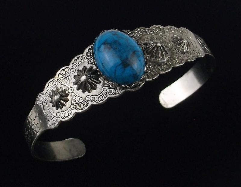 Gorgeous Vintage 1970s Southwestern Cuff Bracelet (1 of 5)