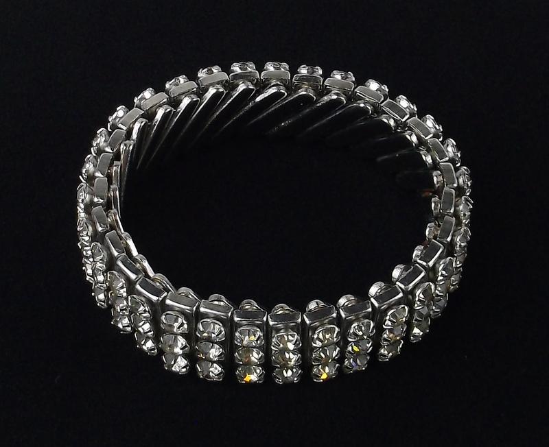 Mint Antique Rhinestone Stretch Bracelet 1950s (1 of 3)