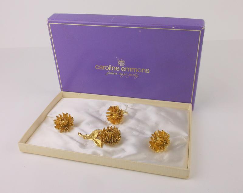 New 1960s Caroline Emmons Brooch Ring Earrings Set: new condition