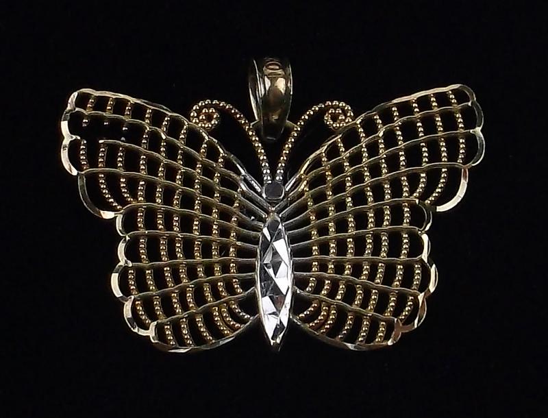 Stunning 10kt Gold Butterfly Pendant (1 of 3)