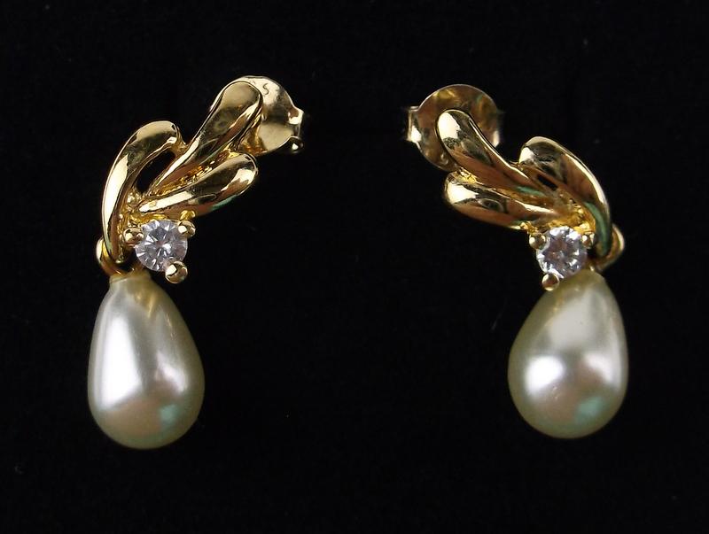 New Gold Over Sterling Pearl Drop Stud Earrings (1 of 1)