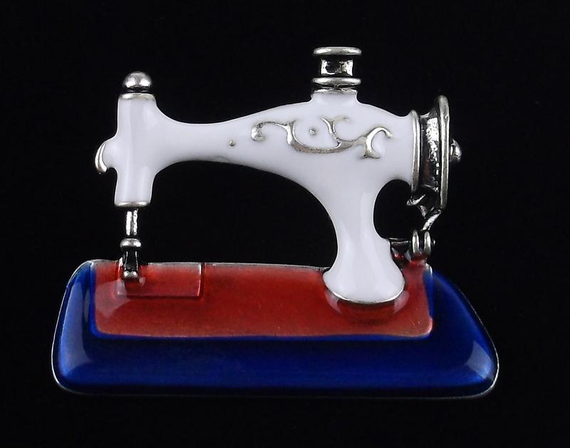 Mint Enameled Old Sewing Machine Brooch (1 of 1)