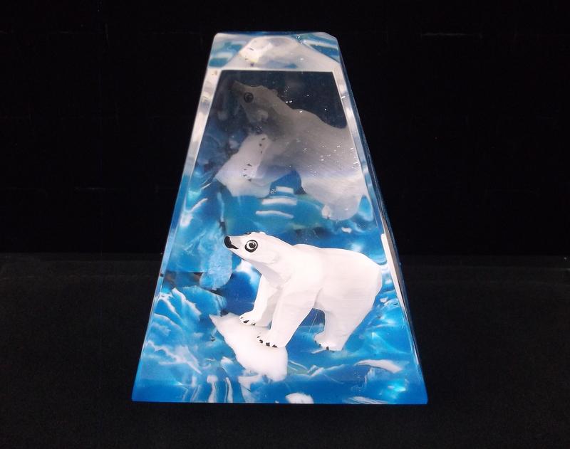 Mint Vint UNIQUE Wood Polar Bear Lucite Paperweight (1 of 12)