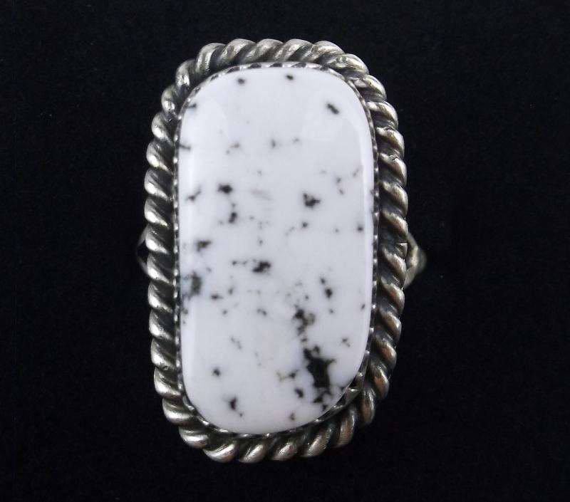 Navajo Augustine Largo Sterling White Buffalo Ring 7 (1 of 3)