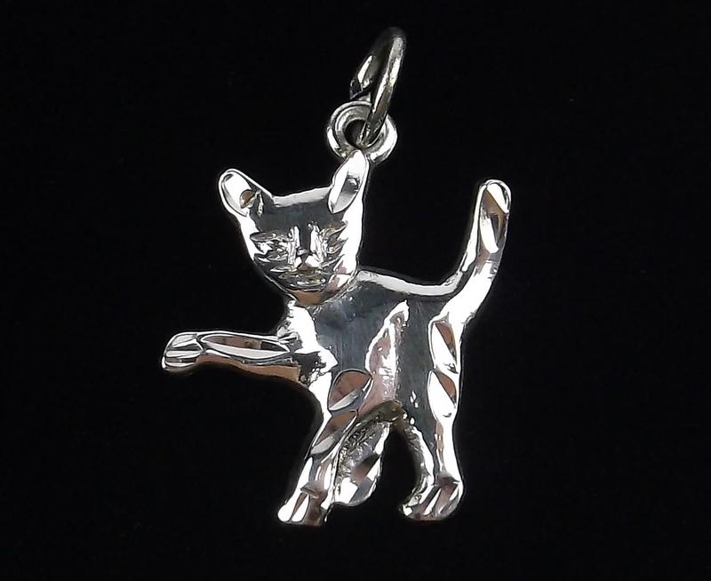 Mint Vintage Sterling Silver Cat Pendant (1 of 3)