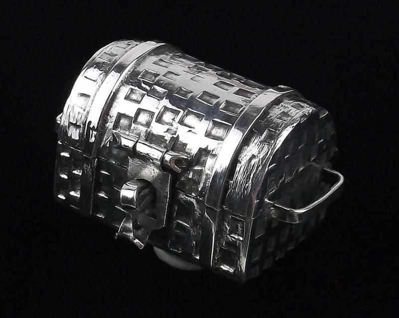 Casa Prieto Vint Sterling Silver Treasure Chest Box (1 of 9)