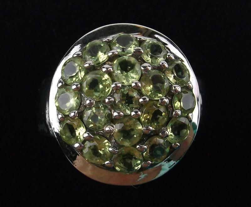 New Boxed Sterling Silver Peridot Ring Size 6.5 (1 of 3)