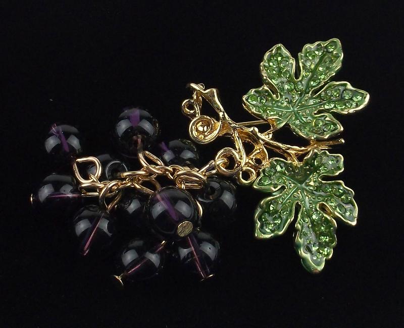 Mint Enameled Rhinestone Grapevine Brooch Sways (1 of 2)