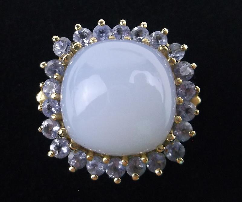New Boxed 10kt Gold Chalcedony Tanzanite Ring 6: 6 grams, new solid 10kt gold, boxed, chalcedony and tanzanite In new condition