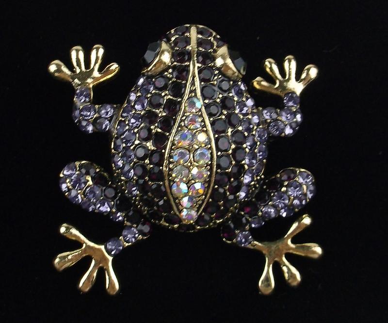 Mint Enameled Rhinestone Frog Brooch Life Size (1 of 2)