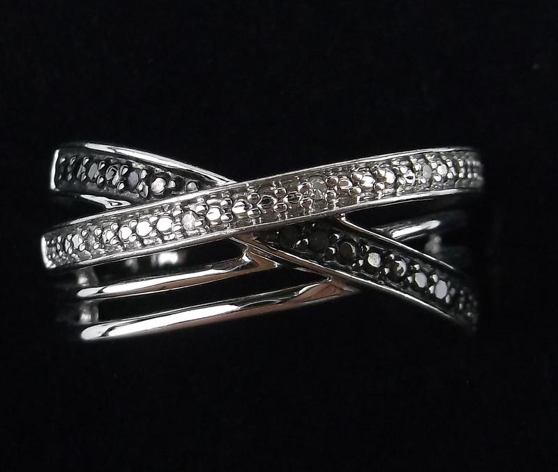 Mint Boxed Sterling Silver Diamond Ring Size 7 (1 of 3)