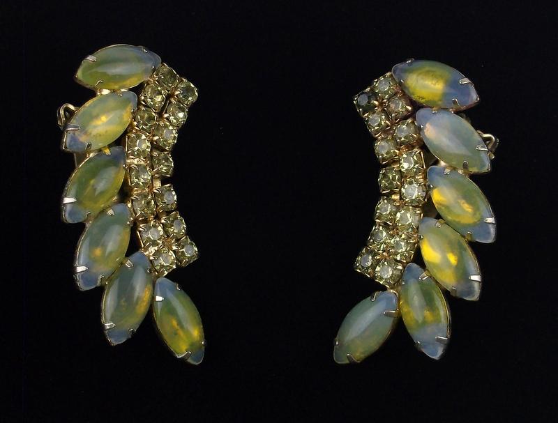 Gorgeous Big 1950s Rhinestone Earrings Vintage (1 of 3)