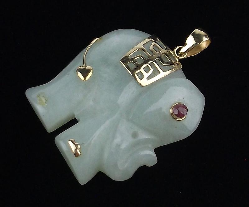 14kt Gold Jade Elephant Pendant (1 of 4)