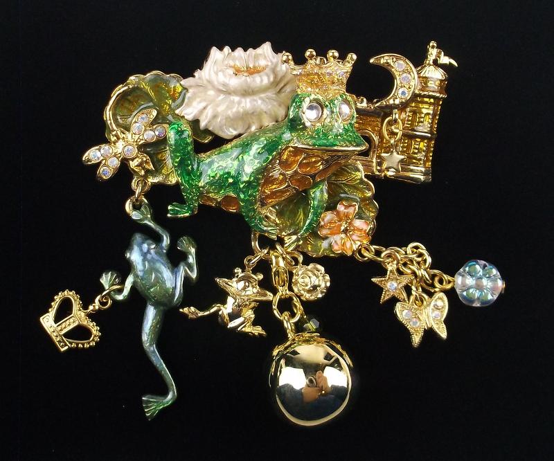 New Boxed Kirks Folly Frog Prince Brooch Large (1 of 4)