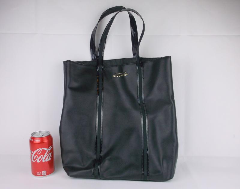 Stunning Givenchy Tote Handbag (1 of 4)
