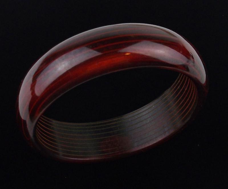 Stunn 1930s Art Deco Redline Bakelite Bangle Bracelet (1 of 6)