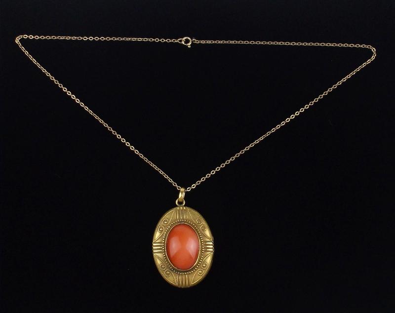 Incredible 1920s Art Deco 12kt GF Locket Necklace 18": excellent condition