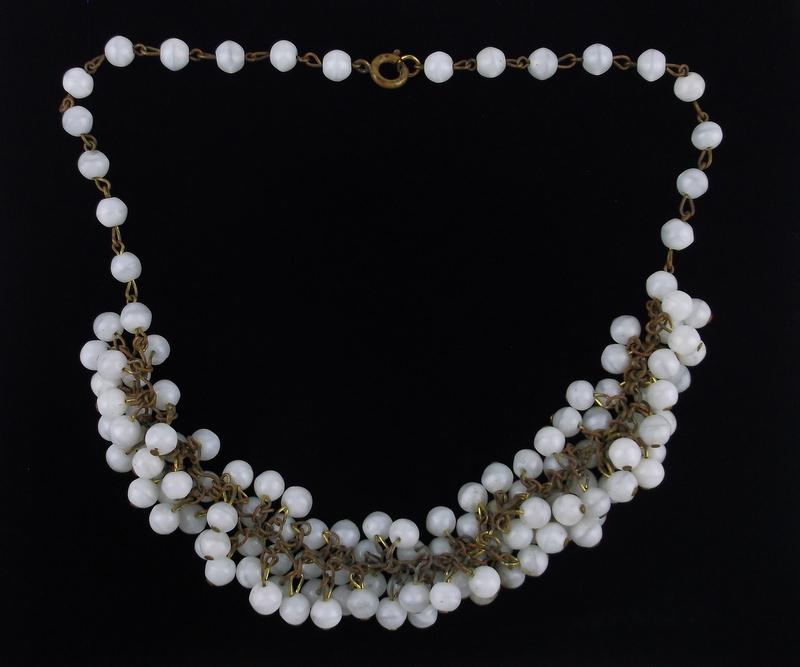 1930s Antique Glass Bead Necklace 17" Late Art Deco: beautiful condition