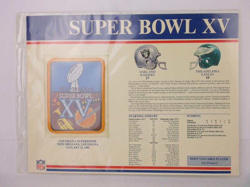 Mint 1981 NFL Super Bowl Football Patch Eagles Raiders (1 of 3)