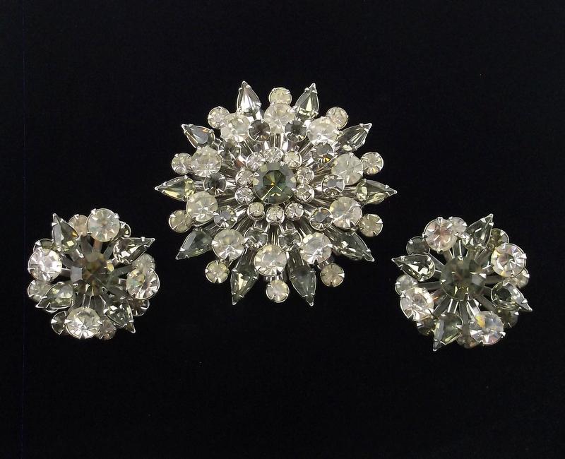 Mint 1950s Rhinestone Brooch Earrings Set (1 of 4)