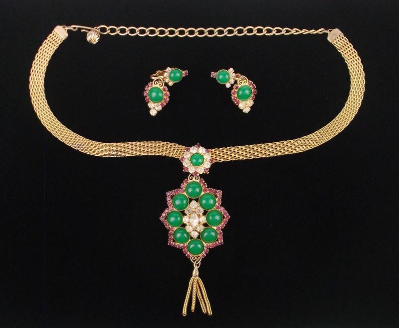 Mint Vintage 1950s Juliana Rhinestone Necklace Earrings (1 of 7)